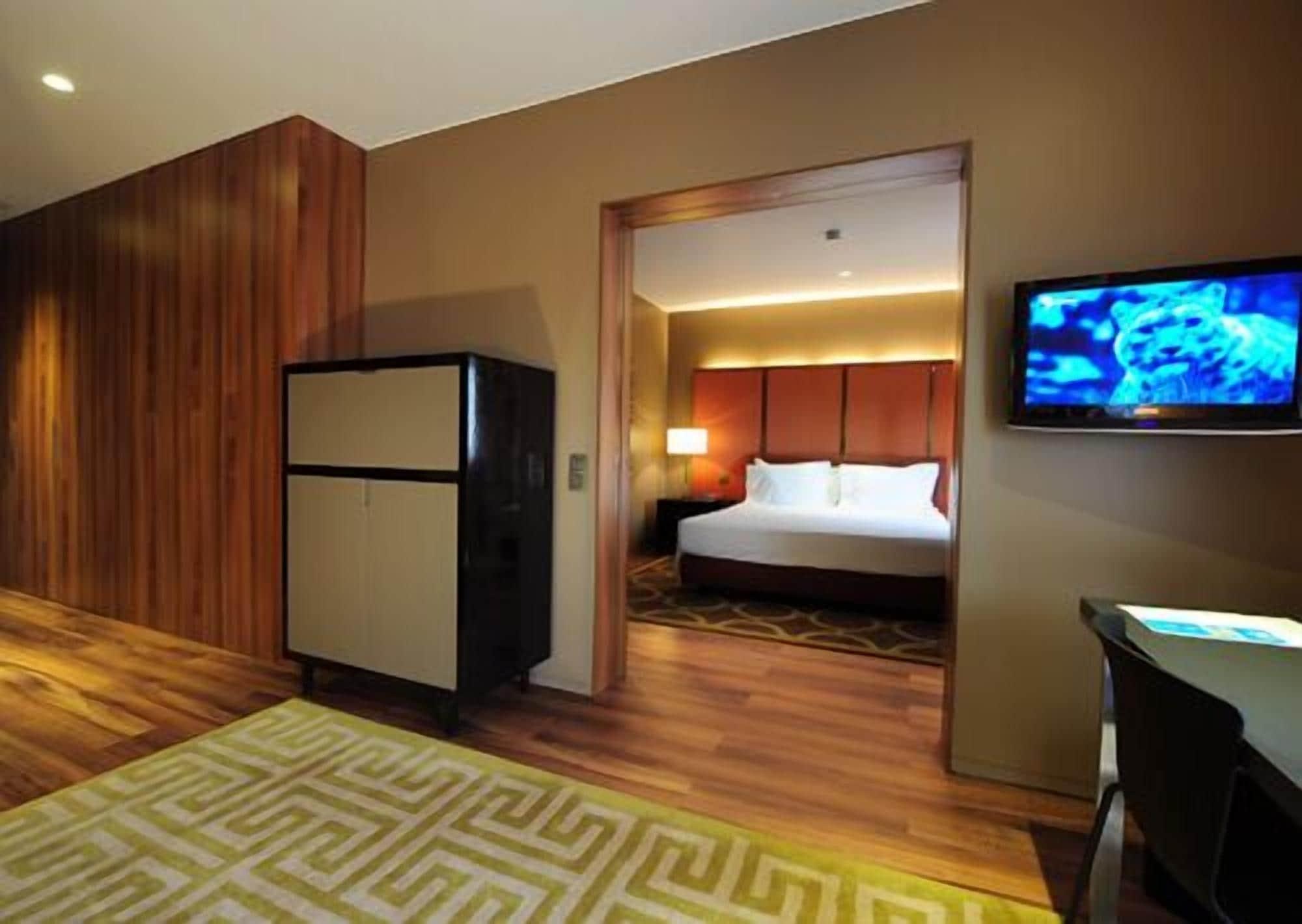 Hotel De Guimaraes Business & Spa Bagian luar foto