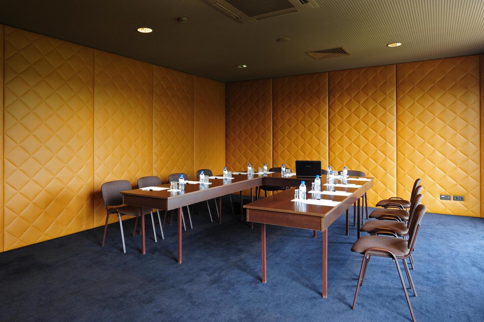 Hotel De Guimaraes Business & Spa Bagian luar foto