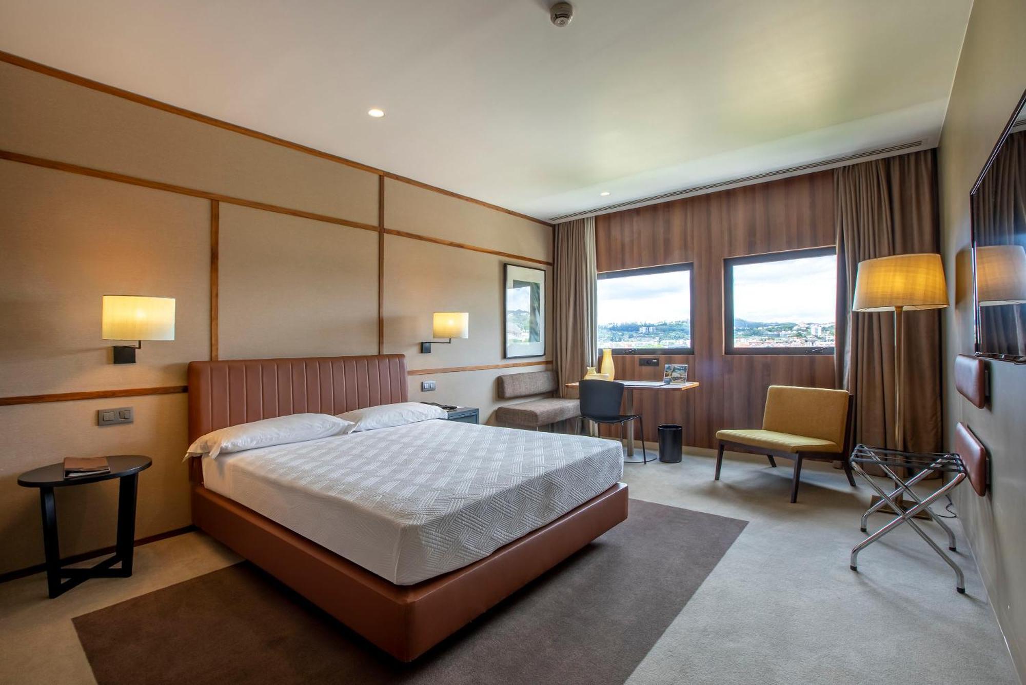 Hotel De Guimaraes Business & Spa Bagian luar foto