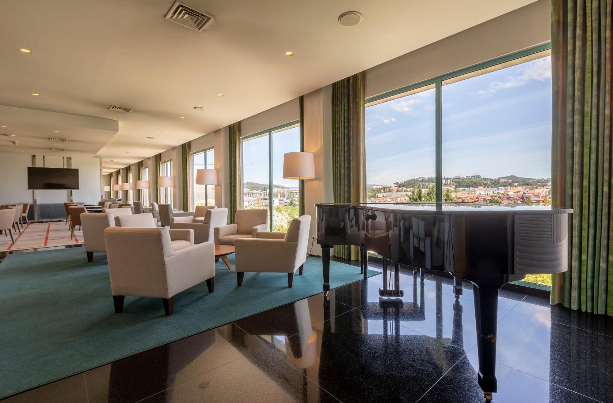 Hotel De Guimaraes Business & Spa Bagian luar foto