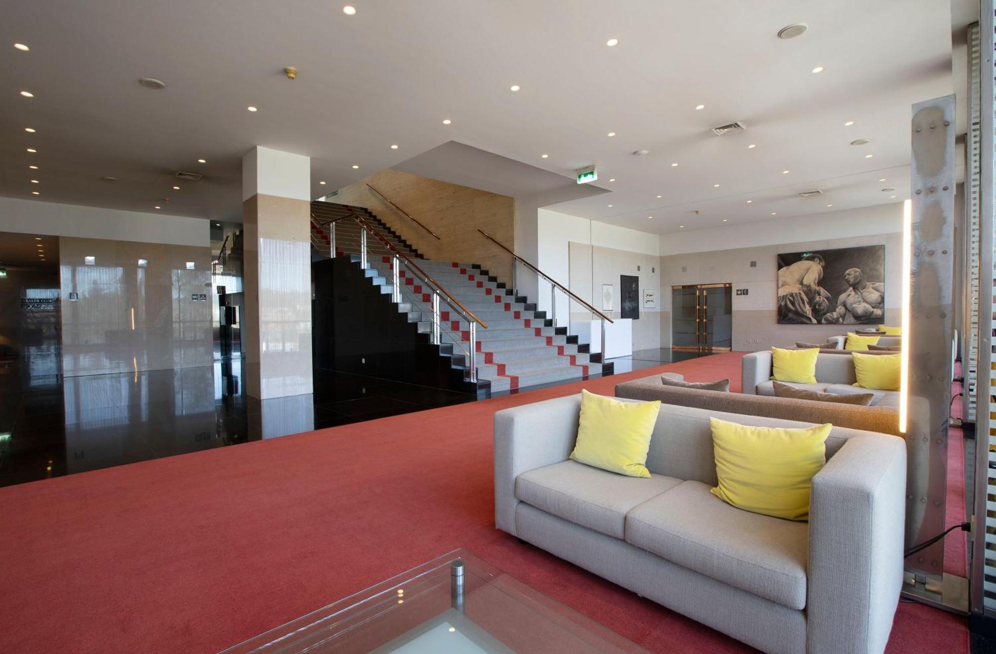 Hotel De Guimaraes Business & Spa Bagian luar foto