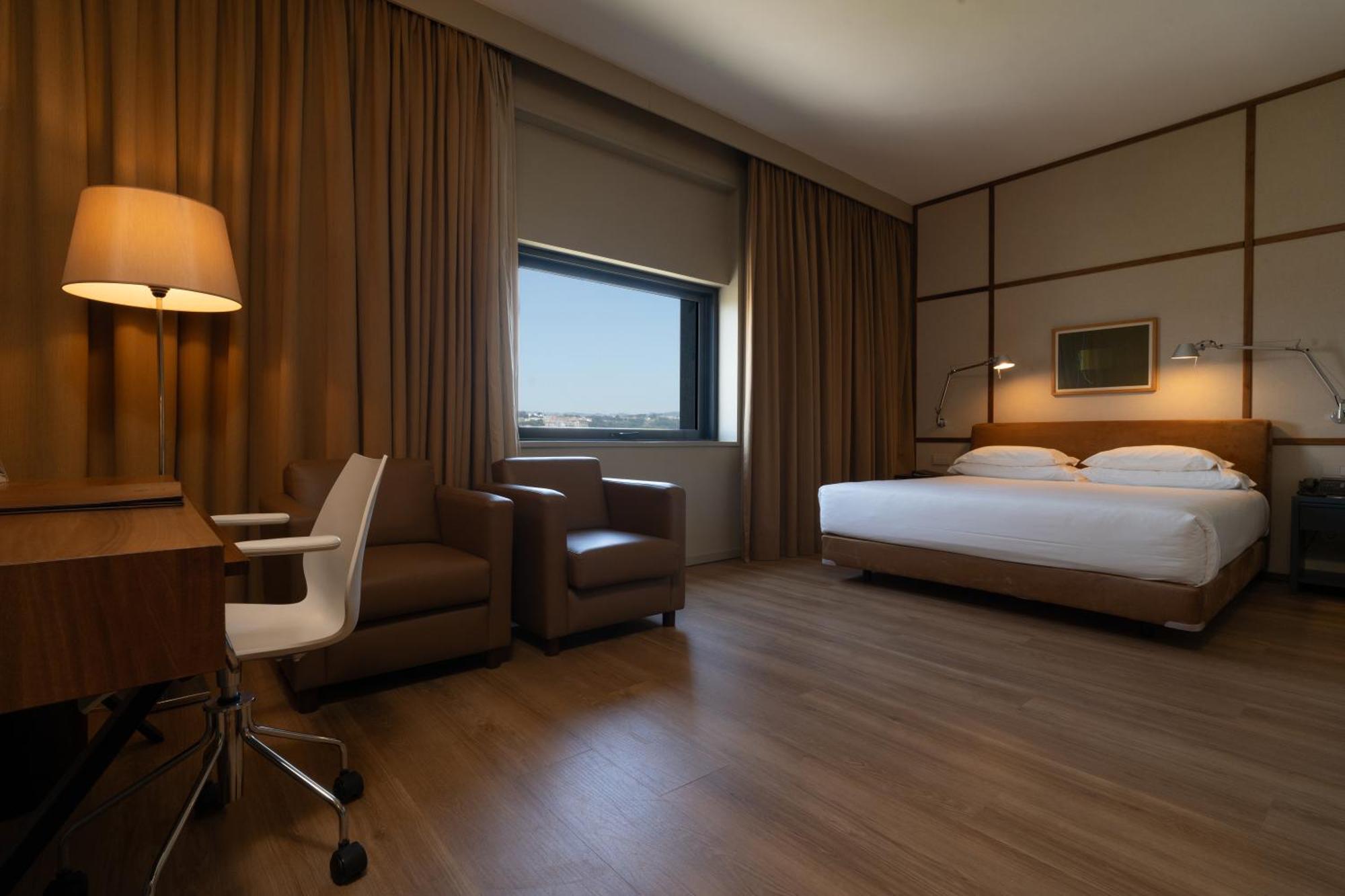 Hotel De Guimaraes Business & Spa Bagian luar foto