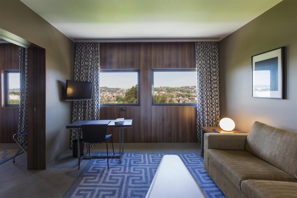 Hotel De Guimaraes Business & Spa Bagian luar foto